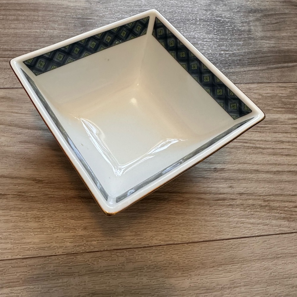 Yellow Ceramic Bowl with Rabbit Design - Picture 2 of 3